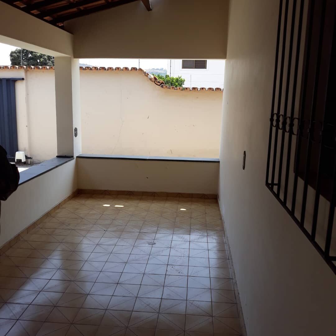 Casa à venda com 3 quartos, 264m² - Foto 11