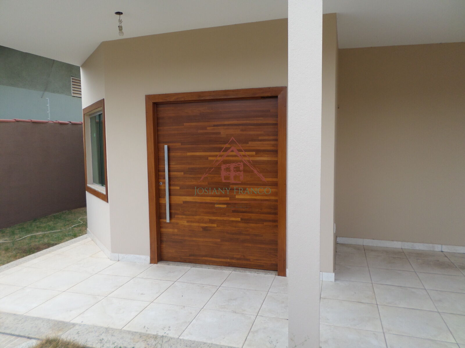 Casa à venda com 3 quartos, 180m² - Foto 1