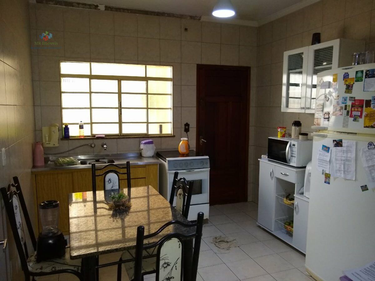 Casa à venda com 3 quartos, 150m² - Foto 17