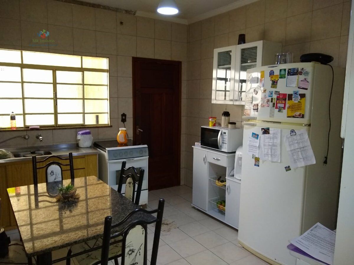 Casa à venda com 3 quartos, 150m² - Foto 16