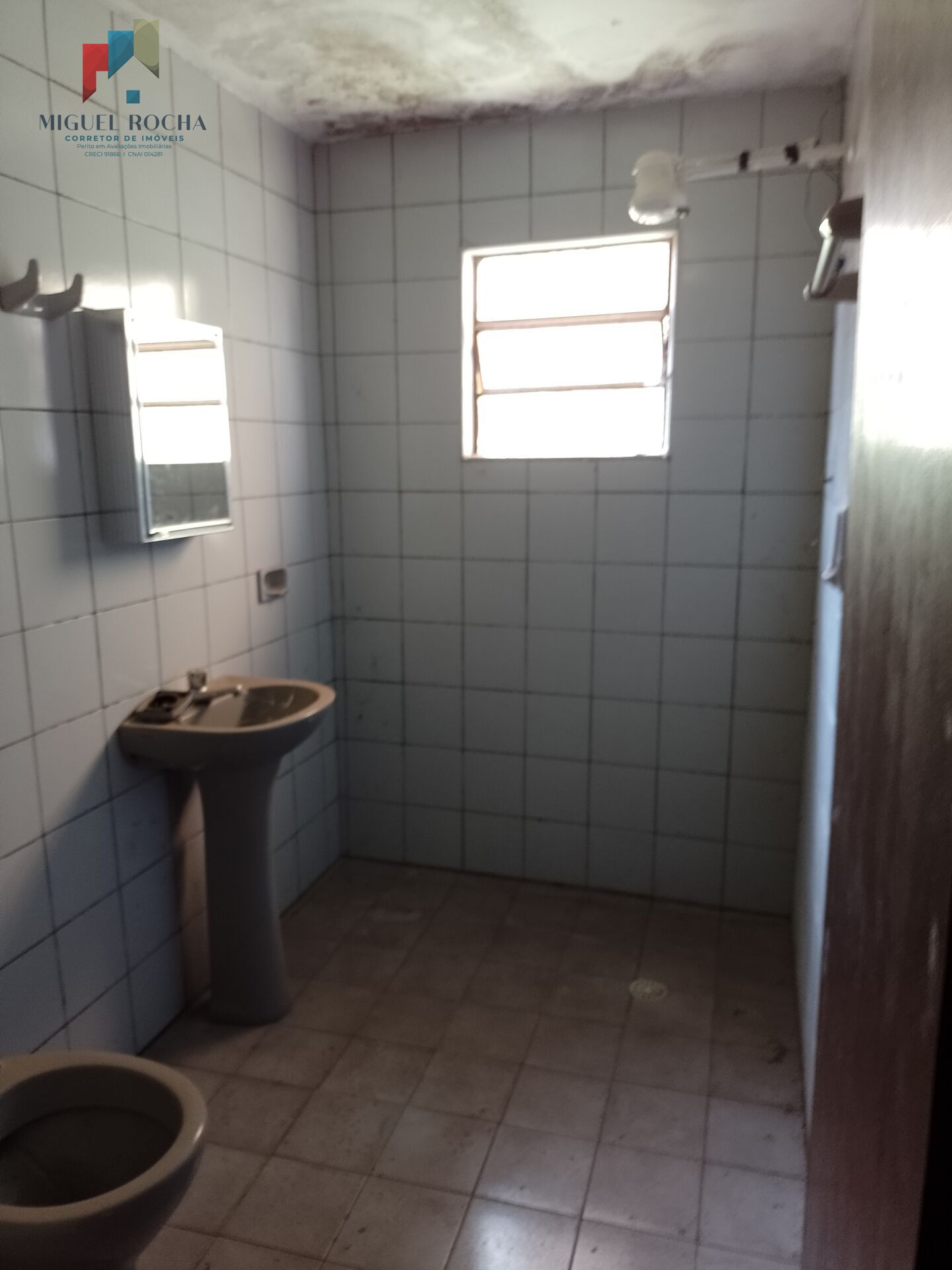 Casa à venda com 2 quartos, 250m² - Foto 16