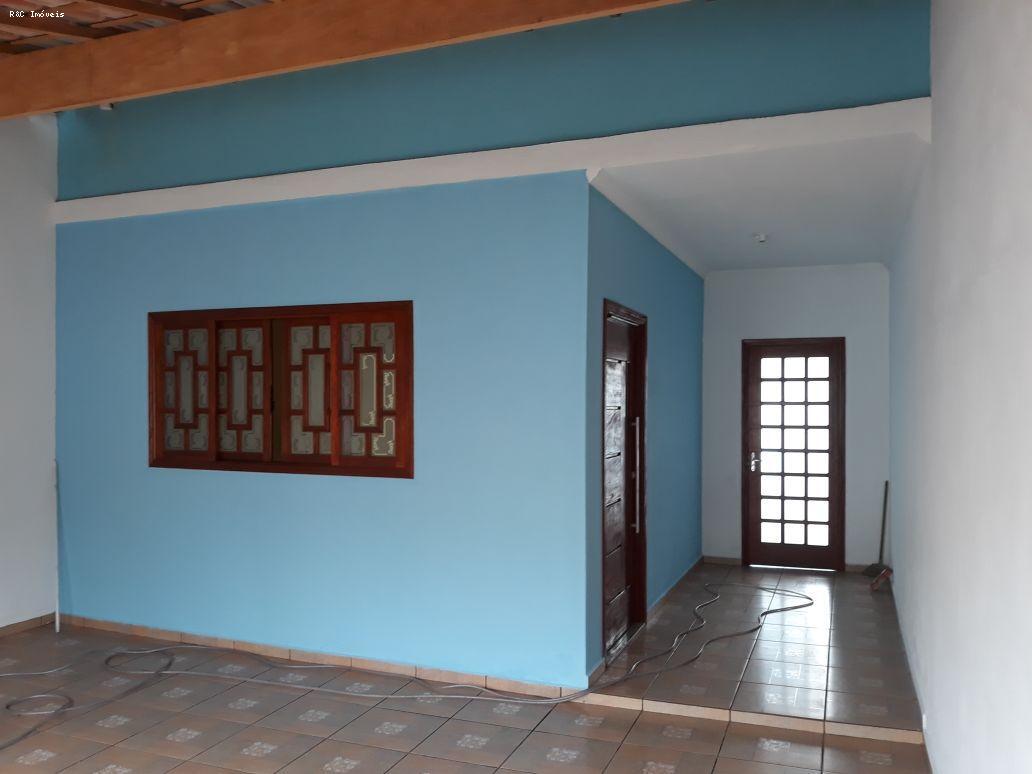 Casa à venda com 2 quartos, 150m² - Foto 2