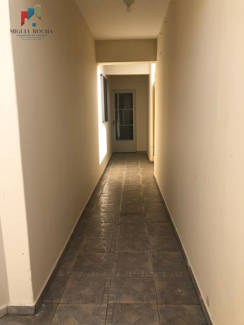 Casa à venda com 2 quartos, 190m² - Foto 7