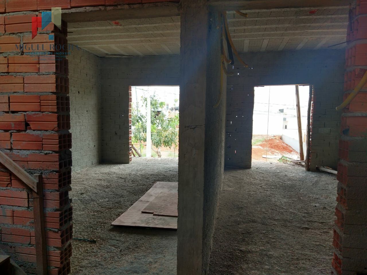 Casa de Condomínio à venda com 5 quartos, 250m² - Foto 4