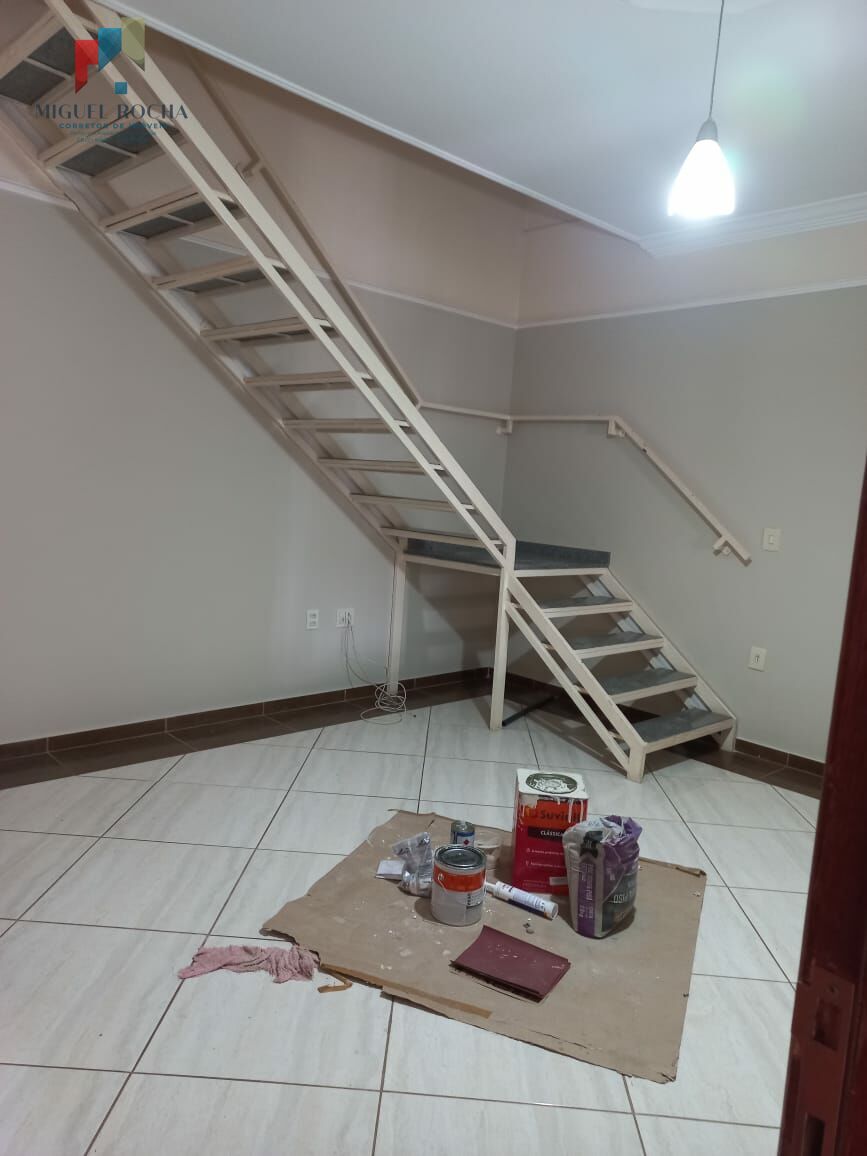 Sobrado à venda com 3 quartos, 125m² - Foto 2