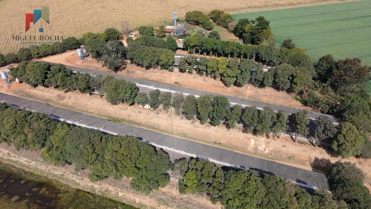 Sítio à venda com 3 quartos, 165200m² - Foto 13