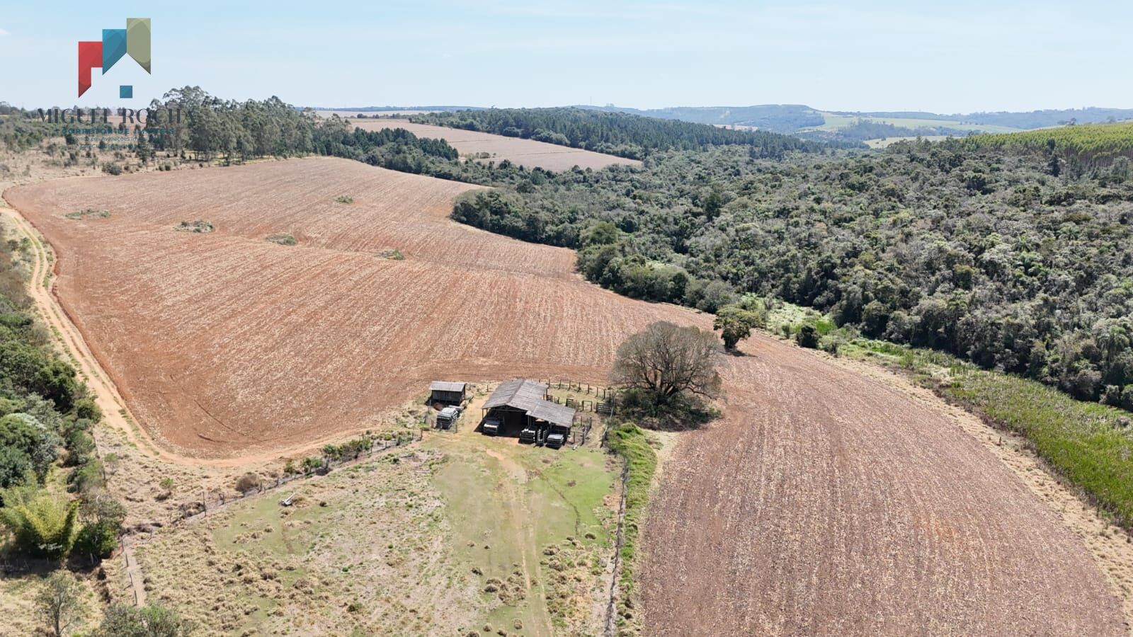Fazenda, 2 quartos - Foto 11