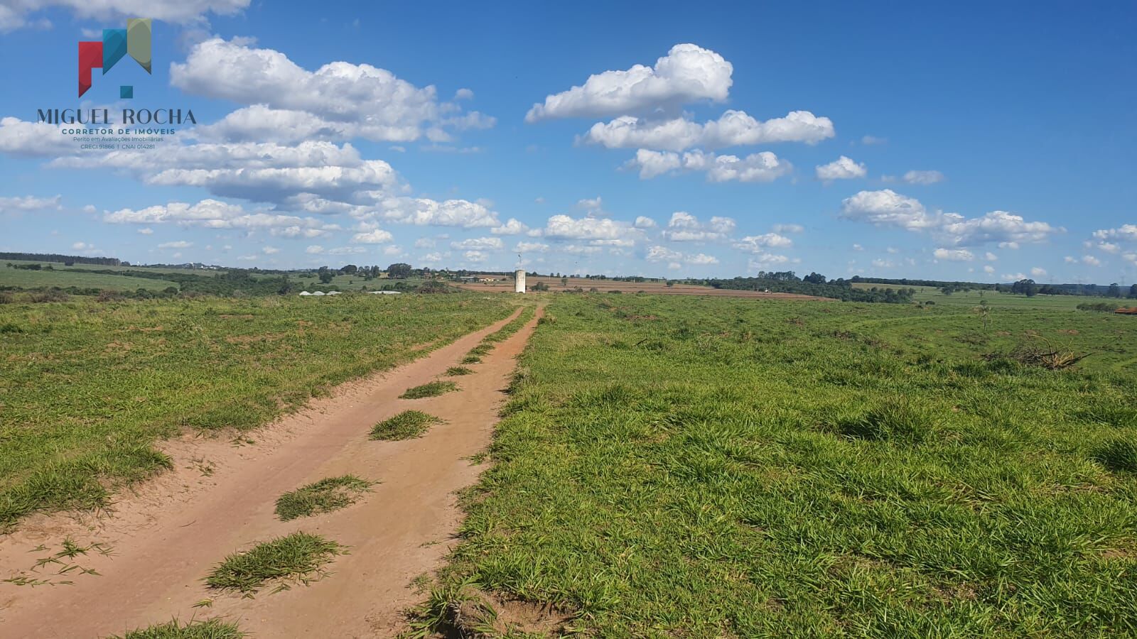 Fazenda à venda com 2 quartos, 2468400m² - Foto 11