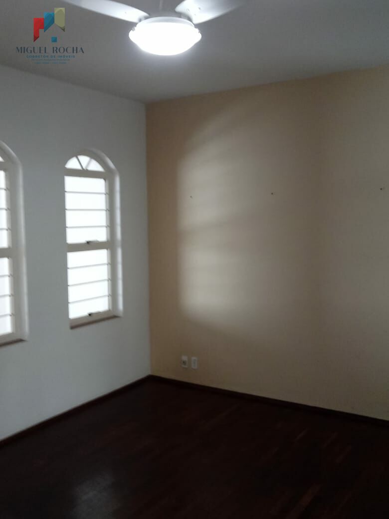 Casa à venda com 2 quartos, 113m² - Foto 8