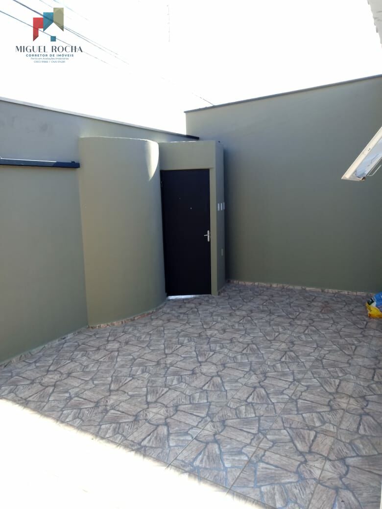 Casa à venda com 2 quartos, 113m² - Foto 2