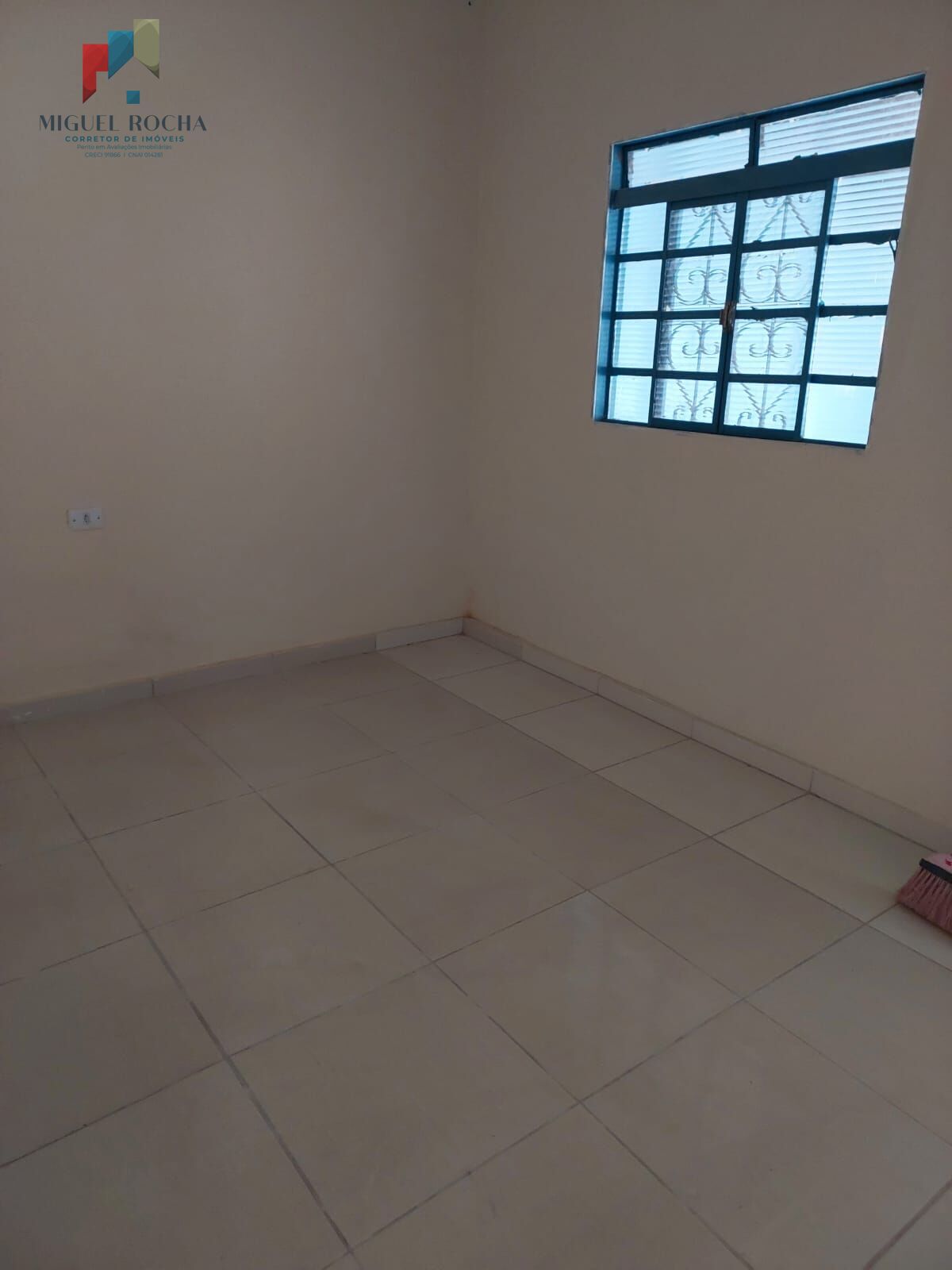 Casa à venda com 21 quartos, 60m² - Foto 1