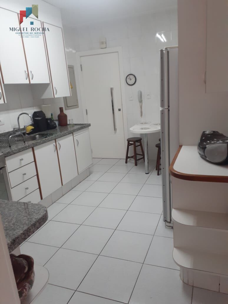 Apartamento à venda com 3 quartos, 150m² - Foto 11