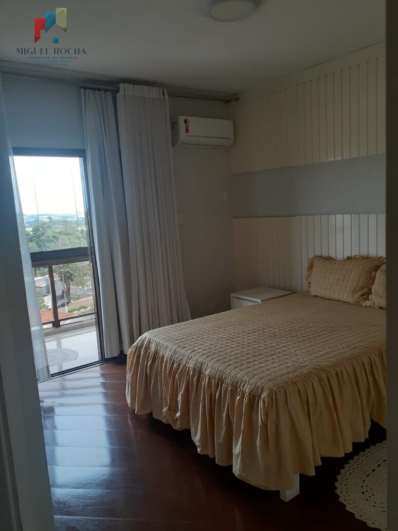 Apartamento à venda com 3 quartos, 150m² - Foto 12