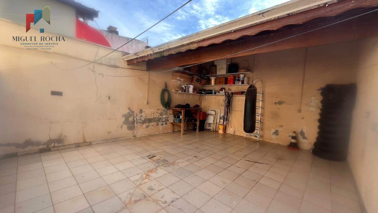 Casa à venda com 2 quartos, 100m² - Foto 13