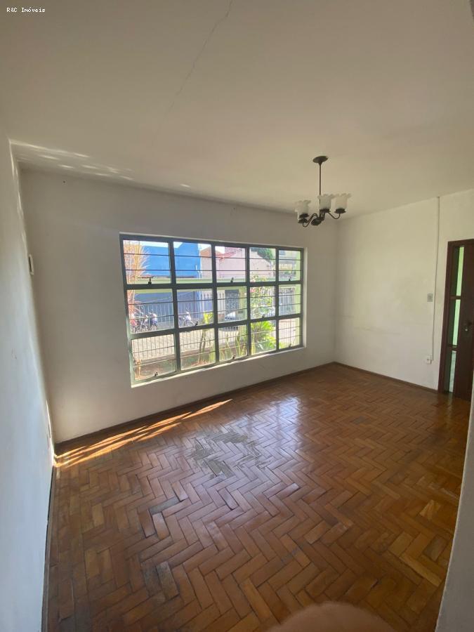 Casa à venda com 2 quartos, 101m² - Foto 4