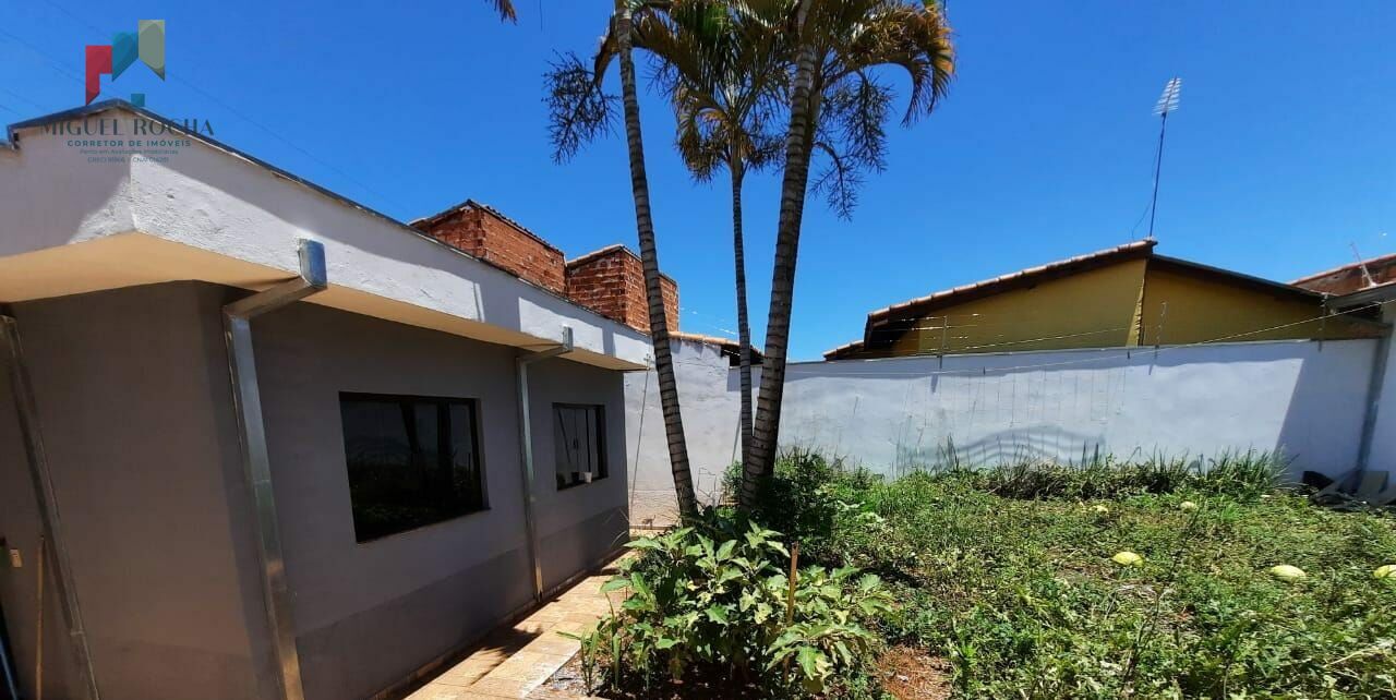 Casa à venda com 3 quartos, 145m² - Foto 2