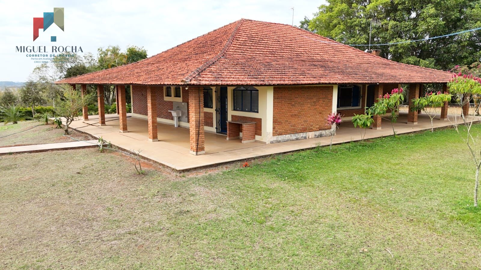 Sítio à venda com 2 quartos, 316536m² - Foto 1