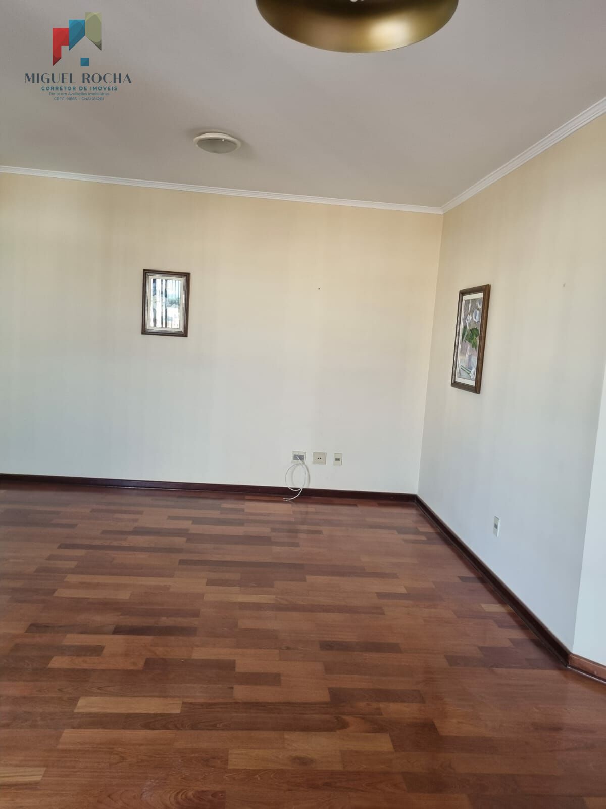 Apartamento à venda com 3 quartos, 150m² - Foto 2