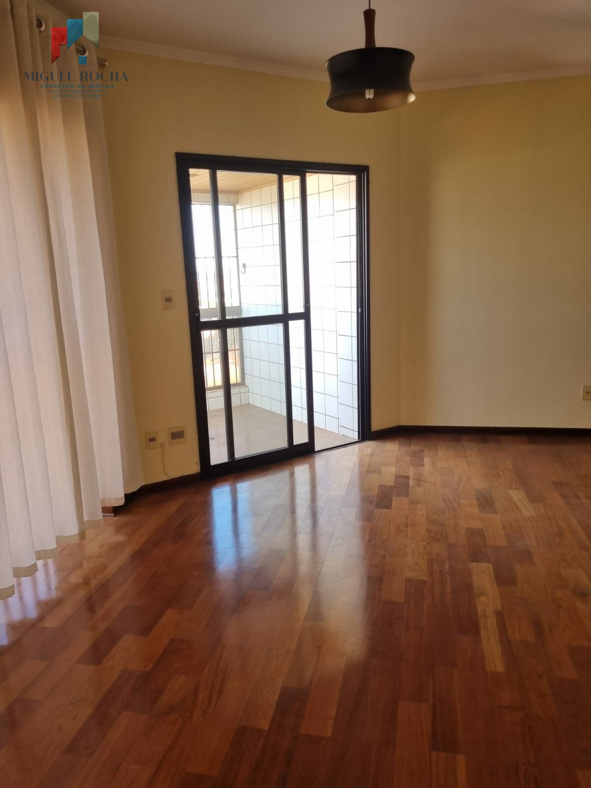 Apartamento à venda com 3 quartos, 150m² - Foto 1