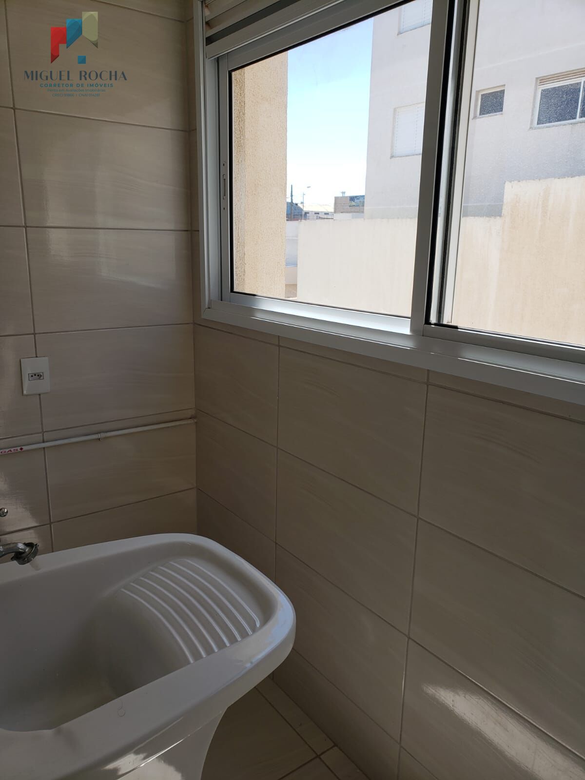 Apartamento à venda com 2 quartos, 67m² - Foto 4