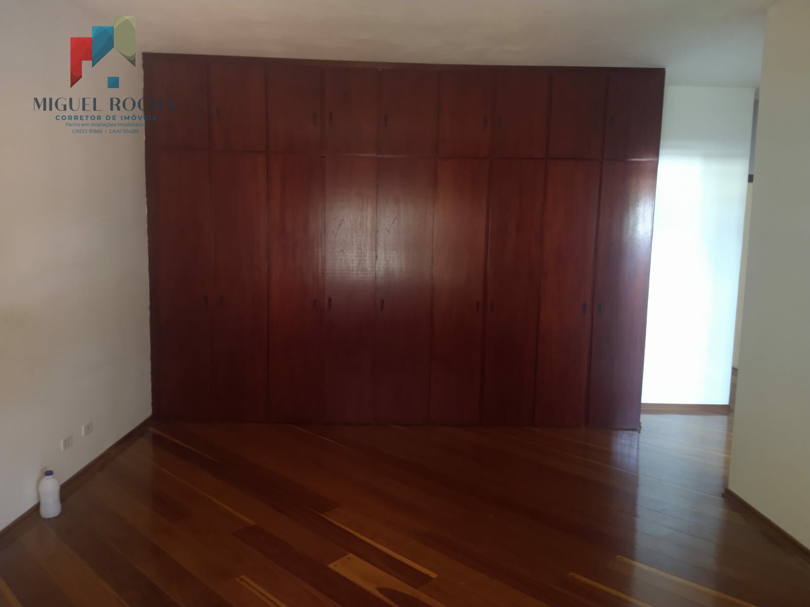 Casa à venda com 3 quartos, 278m² - Foto 18