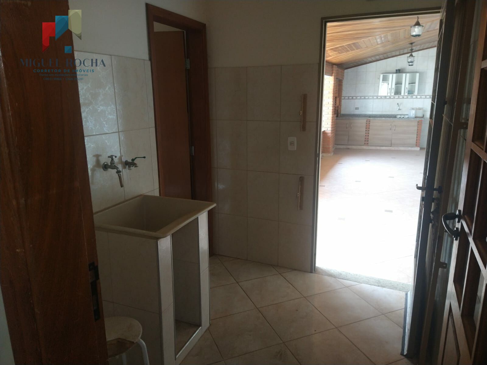 Casa à venda com 3 quartos, 278m² - Foto 9