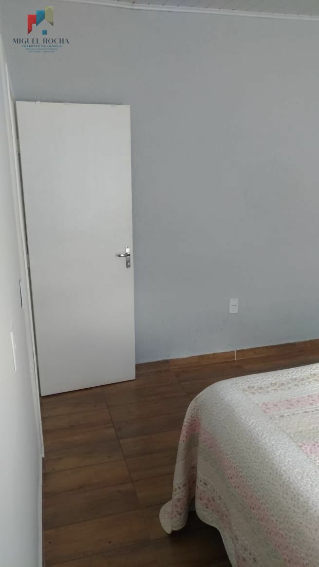 Casa à venda com 2 quartos, 90m² - Foto 3