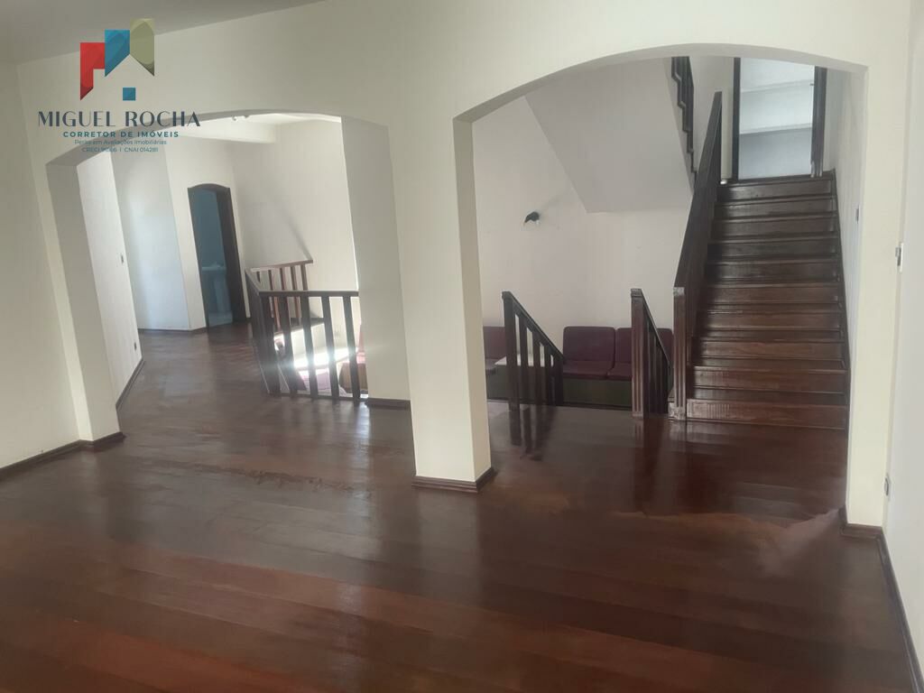 Sobrado à venda com 7 quartos, 707m² - Foto 2