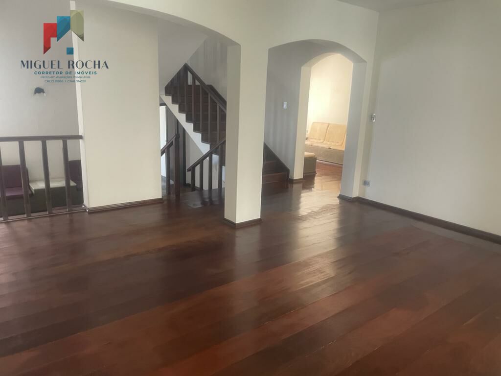 Sobrado à venda com 7 quartos, 707m² - Foto 1