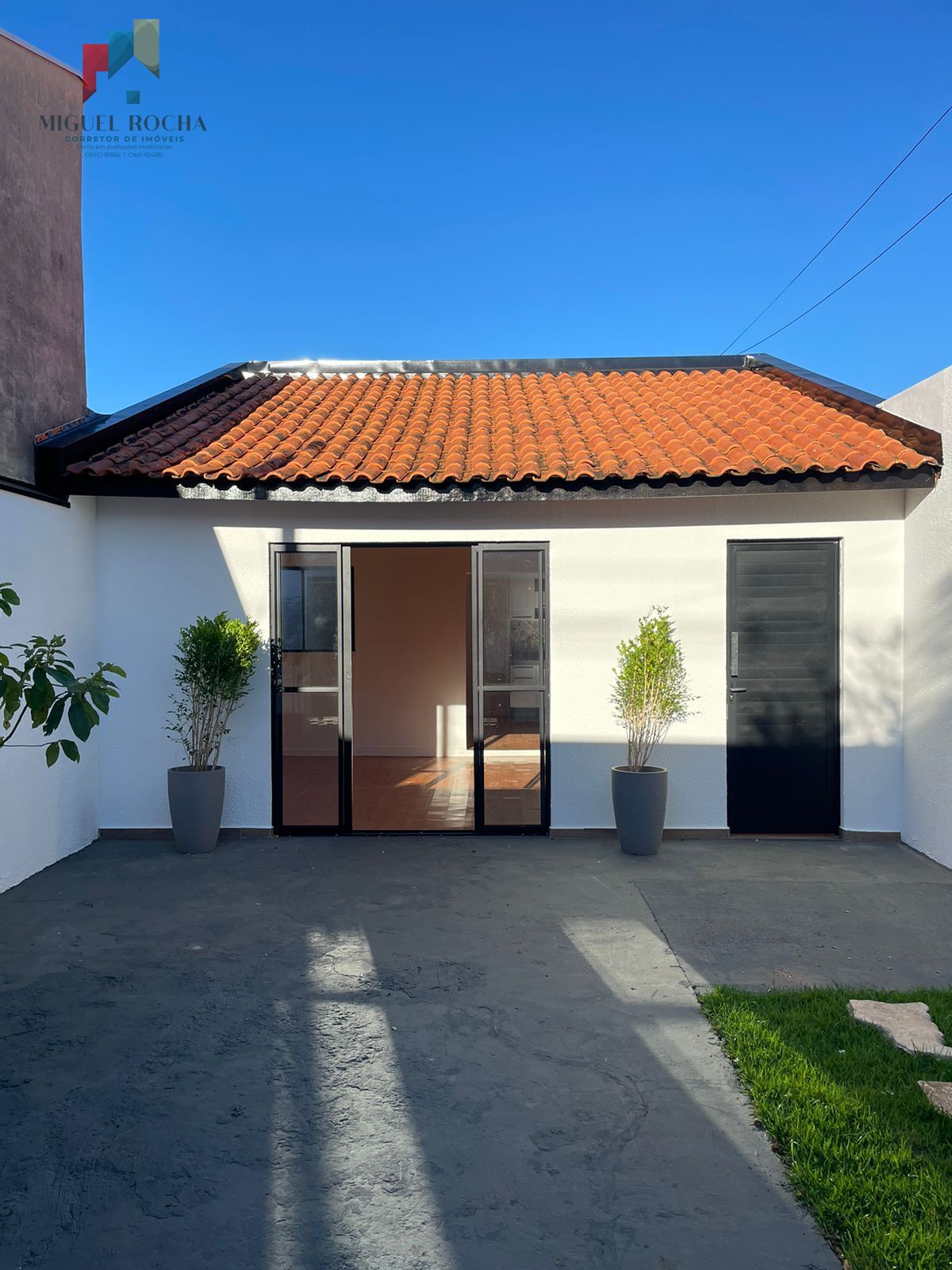 Casa à venda com 2 quartos, 96m² - Foto 1