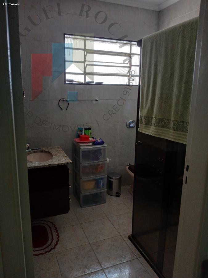 Sobrado para alugar com 3 quartos, 192m² - Foto 10