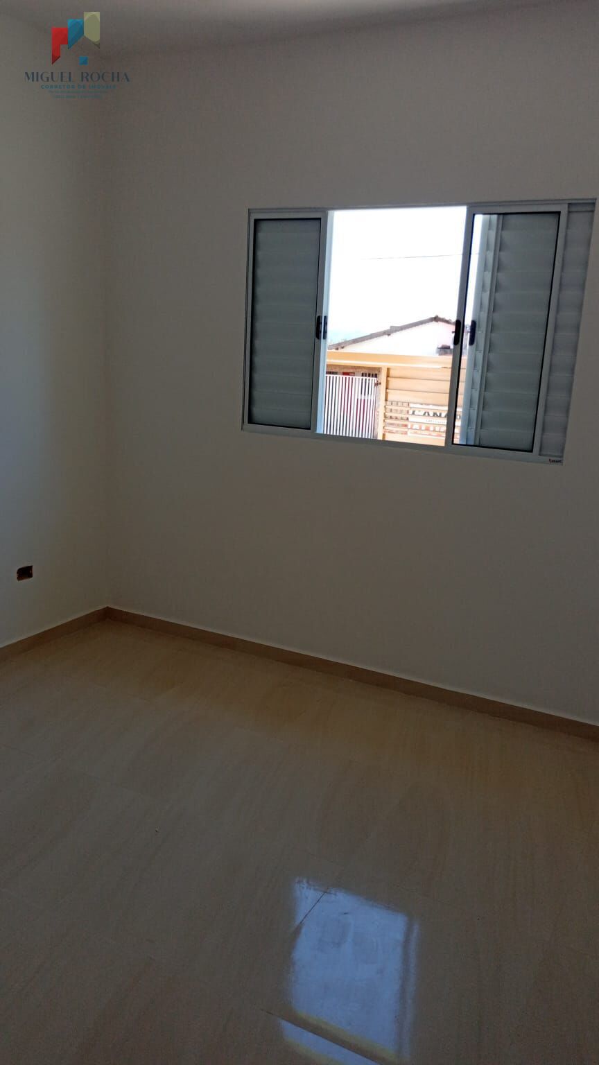 Casa à venda com 2 quartos, 125m² - Foto 3