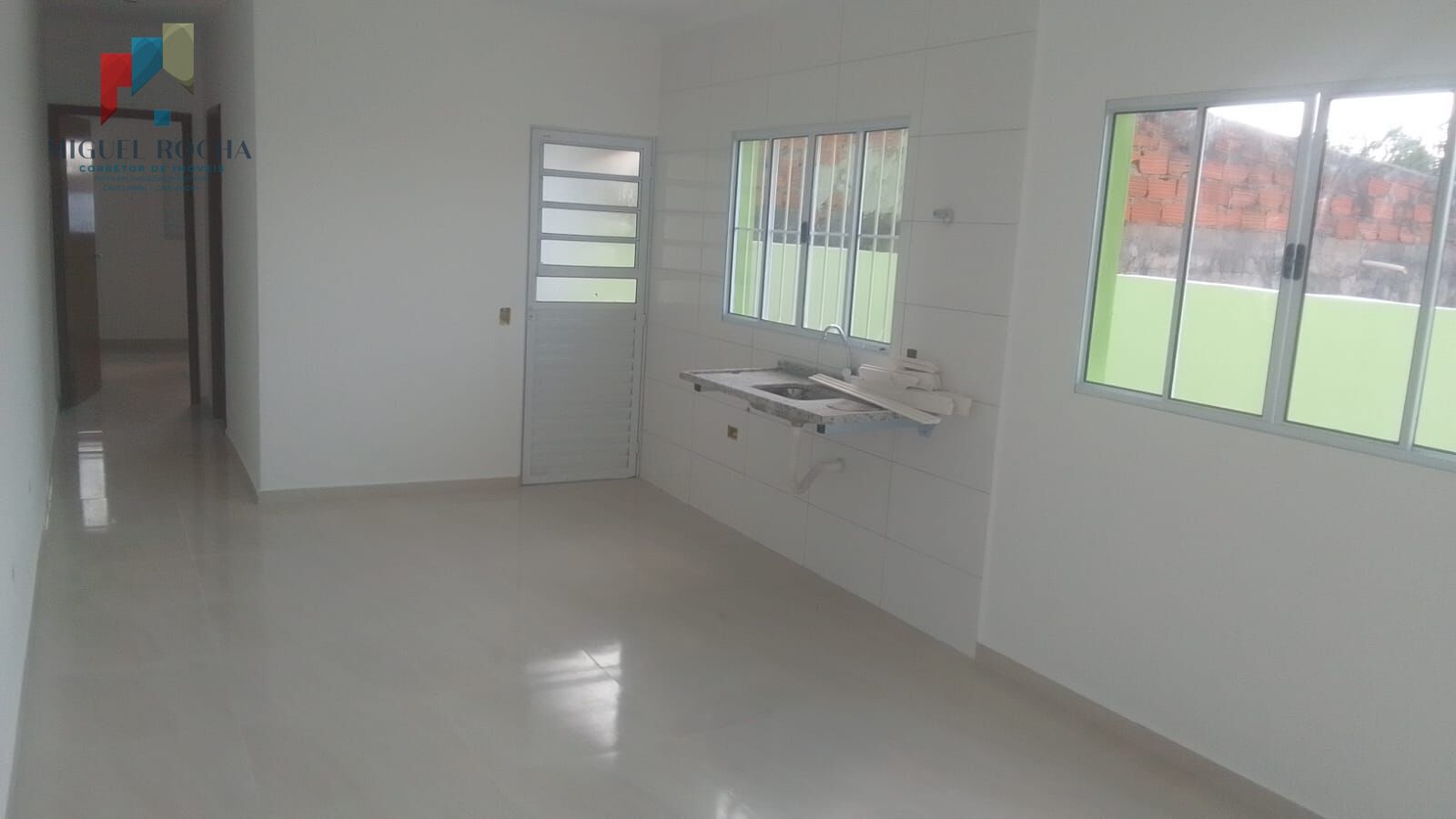 Casa à venda com 2 quartos, 125m² - Foto 1