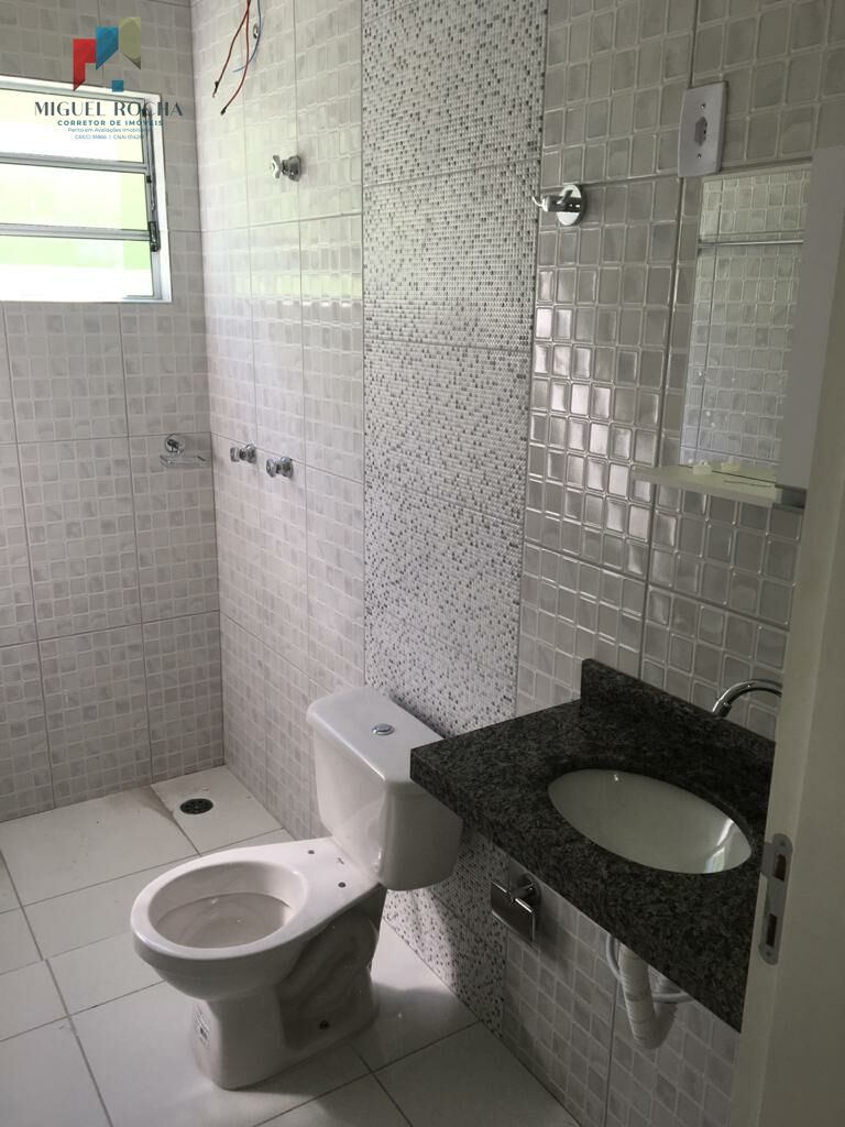 Casa à venda com 3 quartos, 62m² - Foto 5