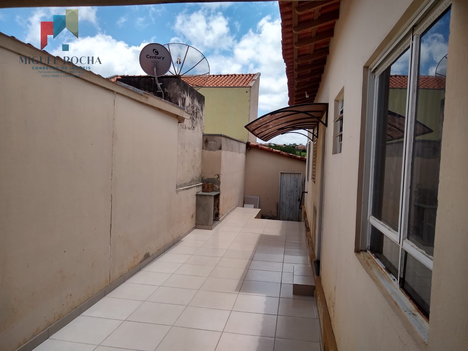 Casa à venda com 2 quartos, 100m² - Foto 4