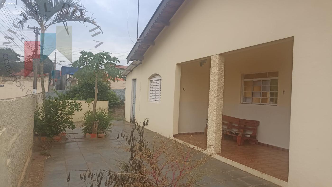 Casa à venda com 3 quartos, 283m² - Foto 2