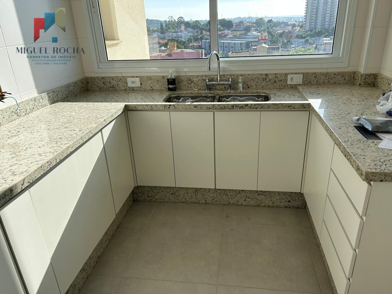 Apartamento à venda com 3 quartos, 162m² - Foto 10