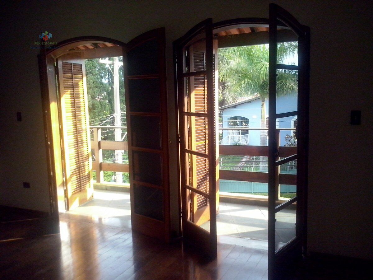 Sobrado à venda com 3 quartos, 150m² - Foto 2