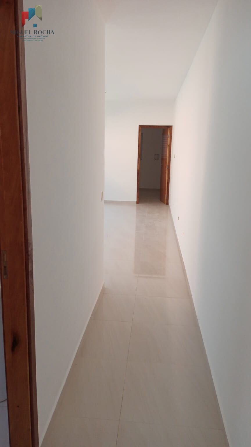 Casa à venda com 2 quartos, 125m² - Foto 1