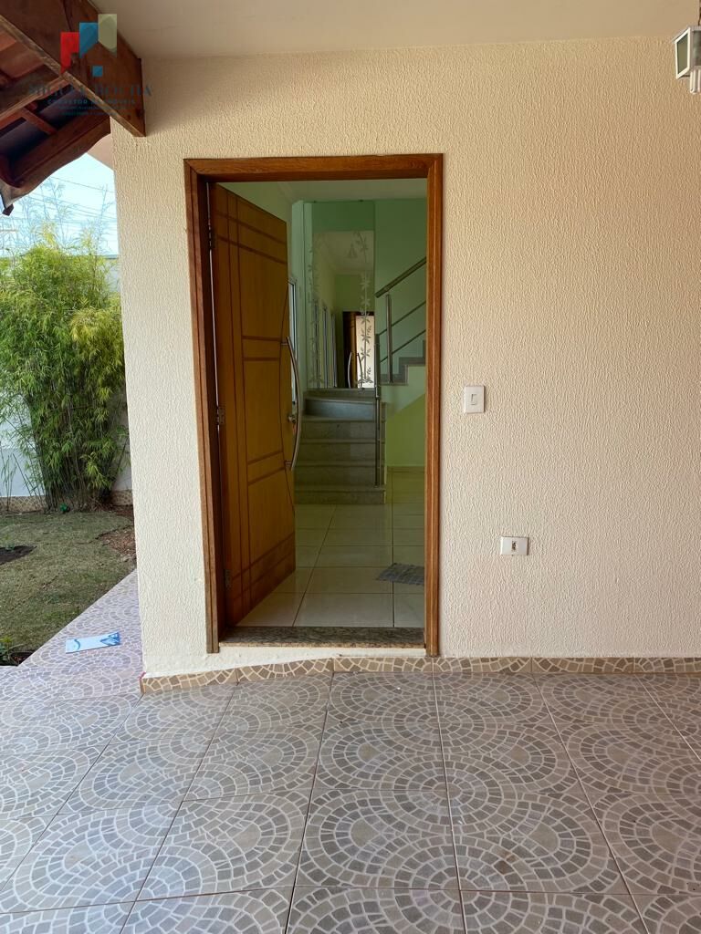 Sobrado à venda com 3 quartos, 180m² - Foto 2