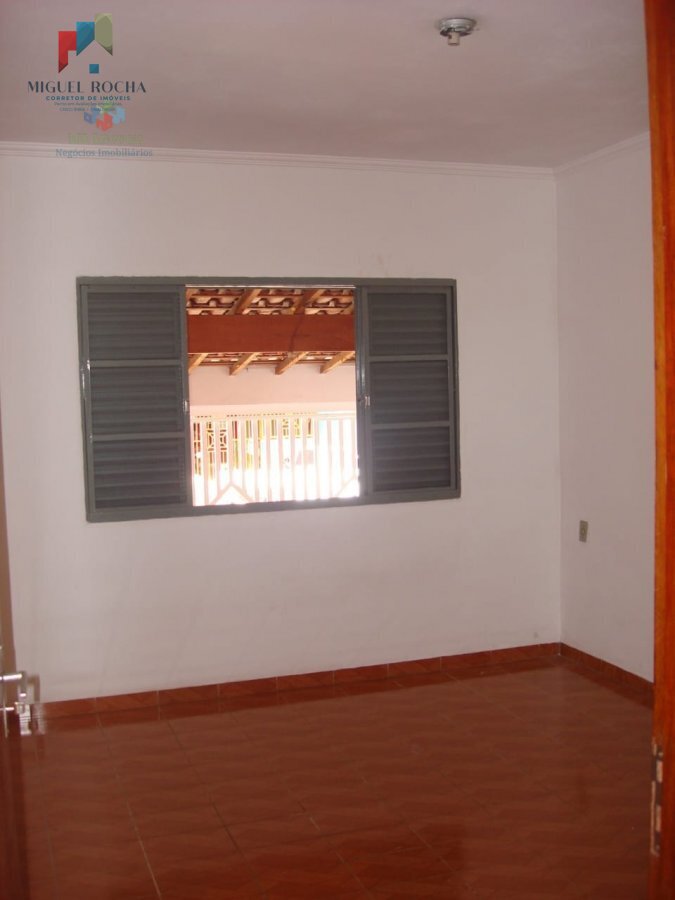 Casa à venda com 2 quartos, 85m² - Foto 1