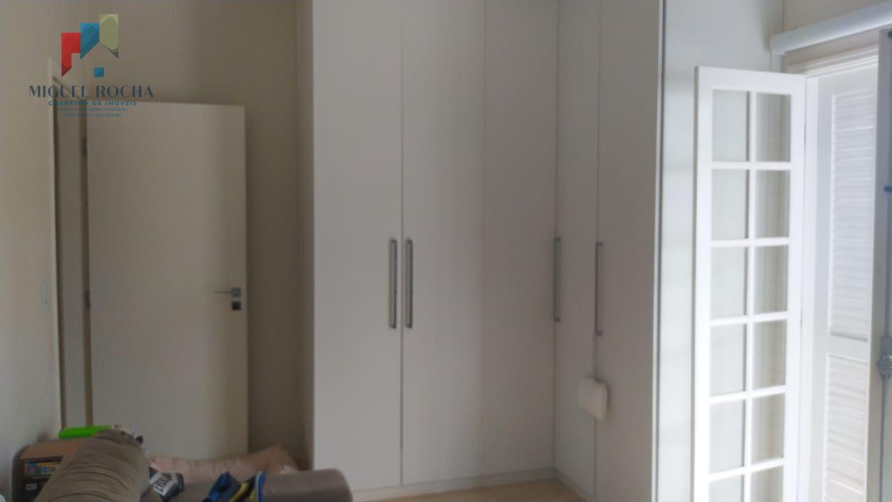 Casa à venda com 3 quartos, 360m² - Foto 14