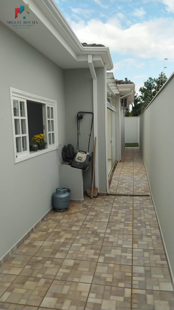 Casa à venda com 3 quartos, 360m² - Foto 11