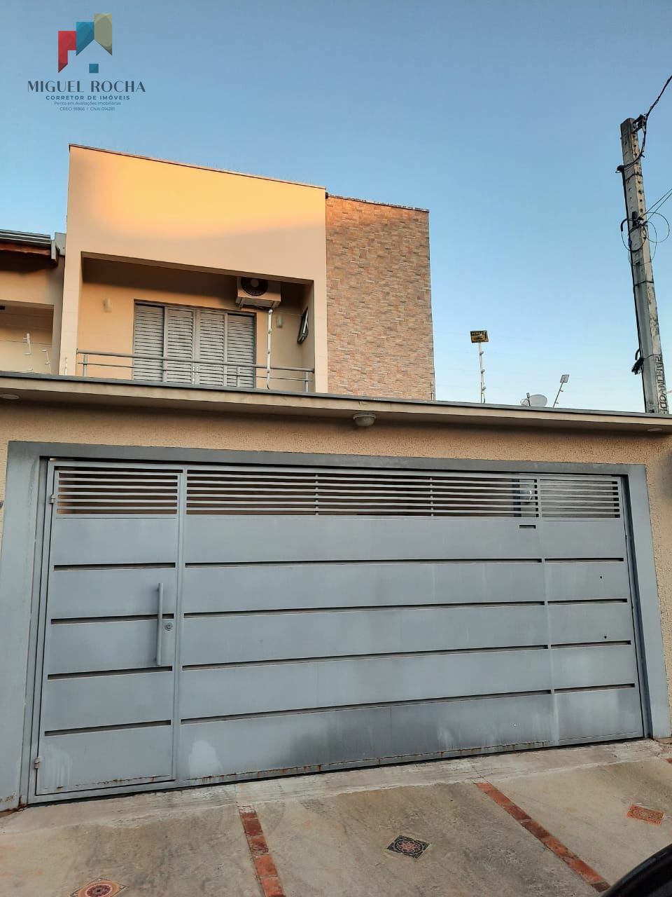 Sobrado à venda com 3 quartos, 174m² - Foto 1