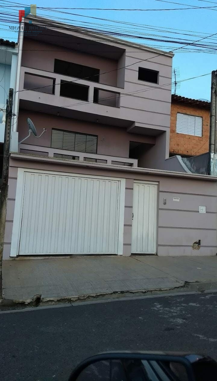 Sobrado à venda com 3 quartos, 185m² - Foto 1