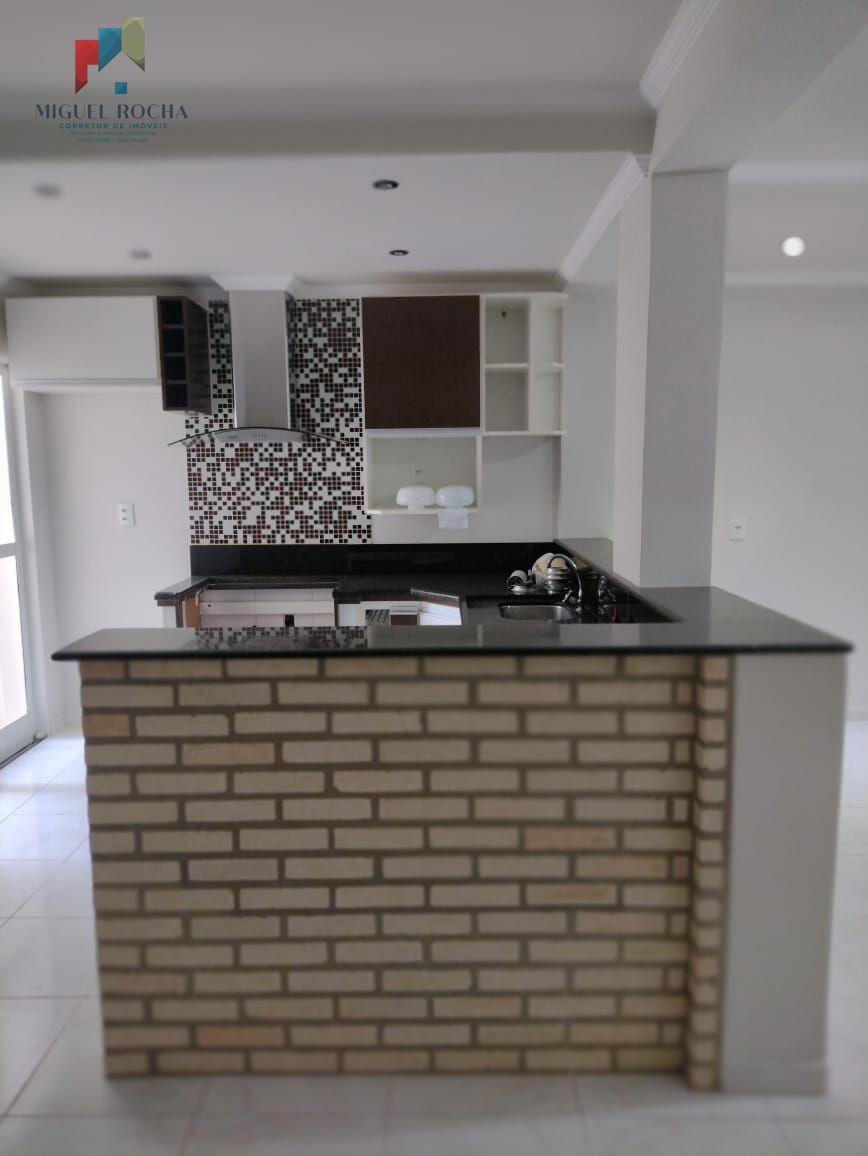 Sobrado à venda com 3 quartos, 213m² - Foto 1