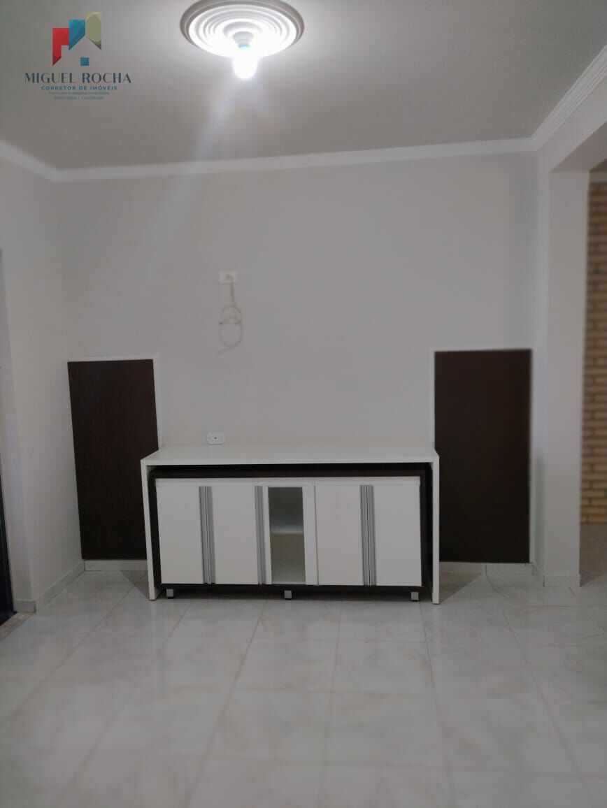 Sobrado à venda com 3 quartos, 213m² - Foto 3