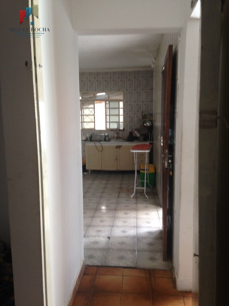 Casa à venda com 3 quartos, 200m² - Foto 7