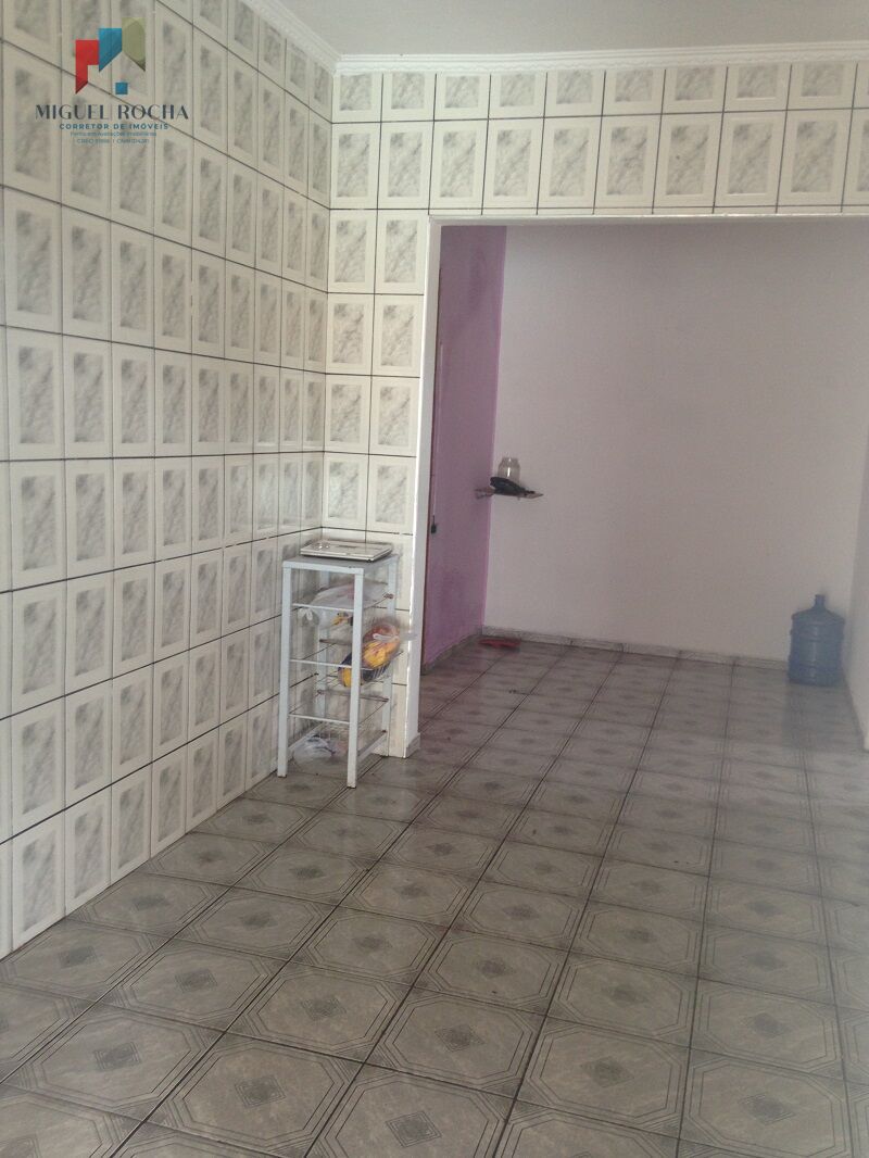 Casa à venda com 3 quartos, 200m² - Foto 2