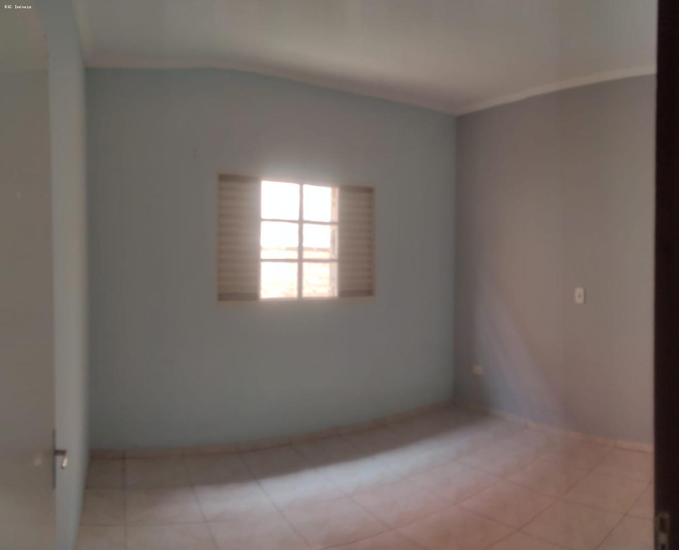 Casa à venda com 2 quartos, 250m² - Foto 2